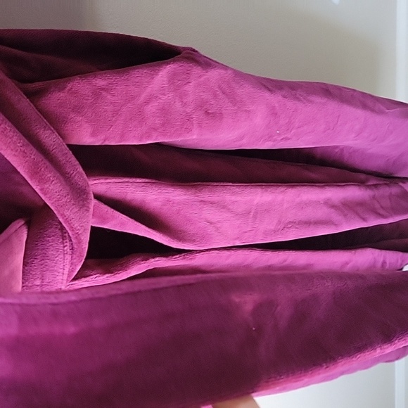 Eileen West Burgundy Women's Velour Robe Size Small Tie Front‎ - Picture 8 of 10